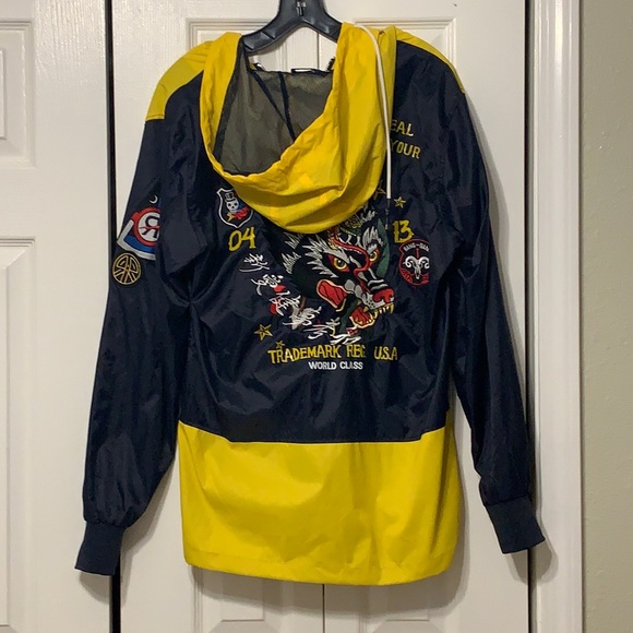 REASON embroidered windbreaker.Pockets included. Size S - Picture 2 of 5